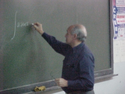 Professor Bertholdo lecionando Equações Diferenciais